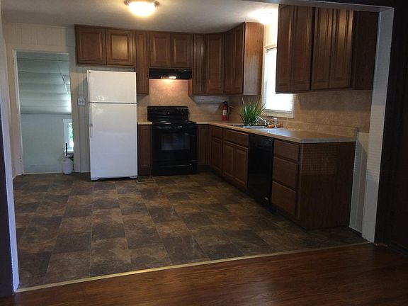 3rd image of 4582 Poplar Rd