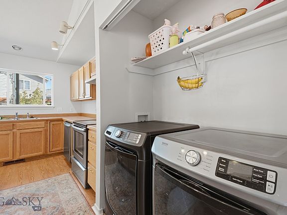 5th image of 2603 Daffodil St