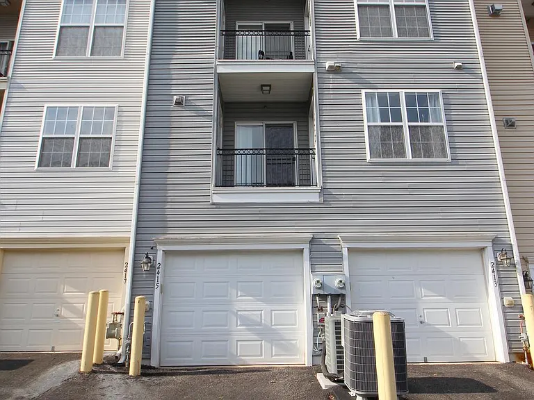 2415 Rainswood Ln — Photo 28
