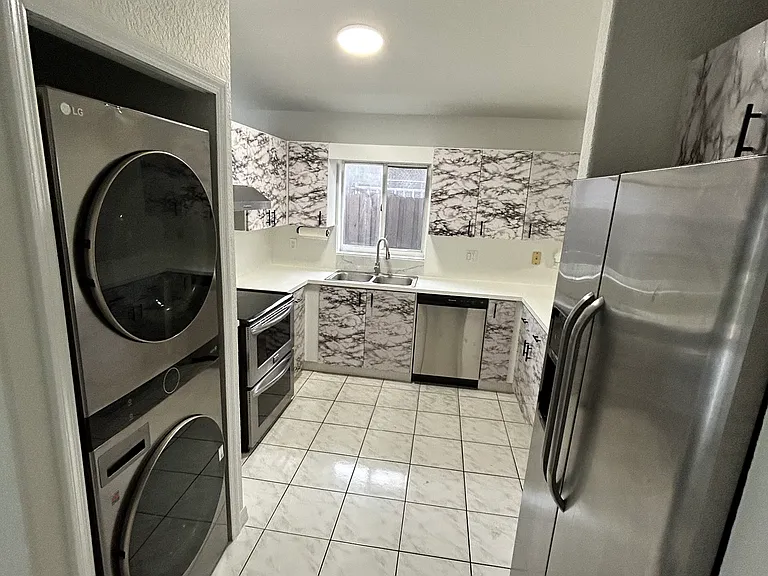 7582 W 34th Ct — Photo 20