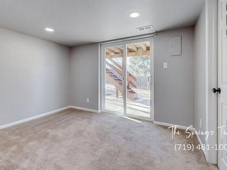 6460 Bugle Dr — Photo 31