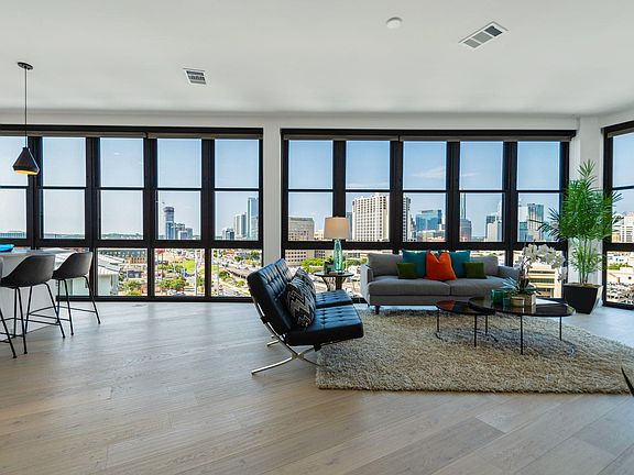 5th image of 800 Embassy Dr APT 525