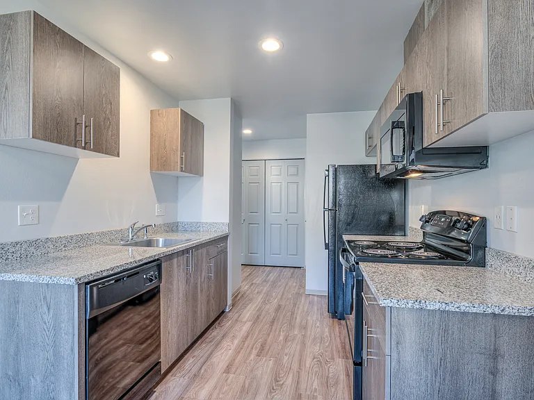 Wild Horse Mesa Apartments — Photo 25