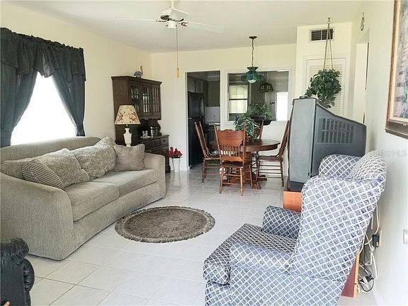 4th image of 5116 Iris Dr N #9