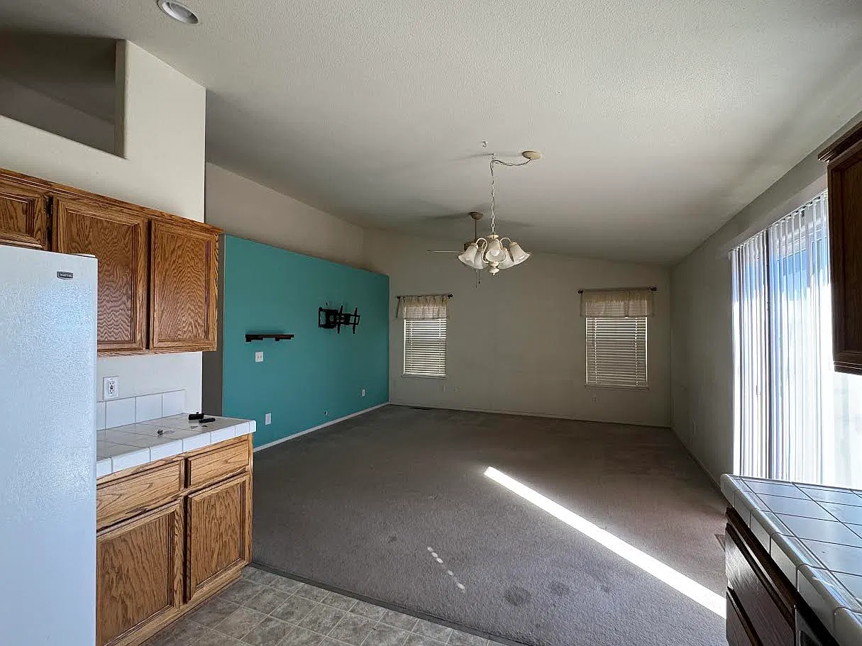 3 bed, 1250 sqft, $2,300 — Photo 3