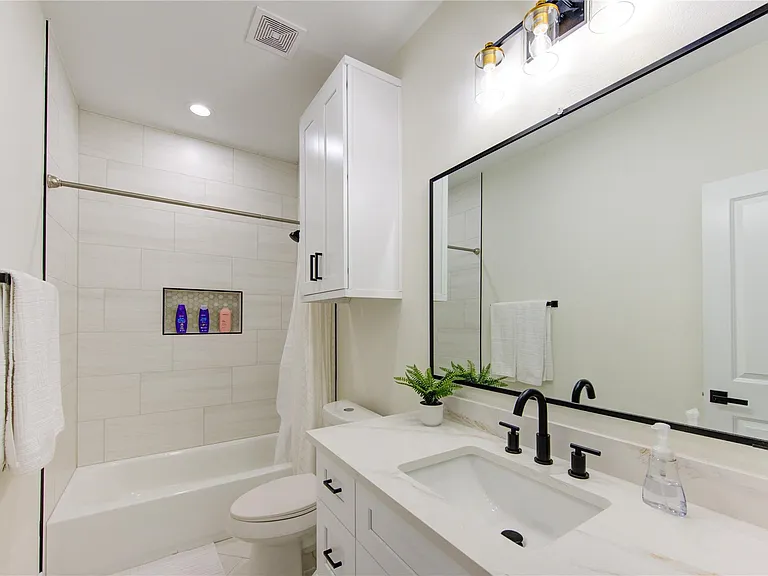 3406 Garapan St #B — Photo 31