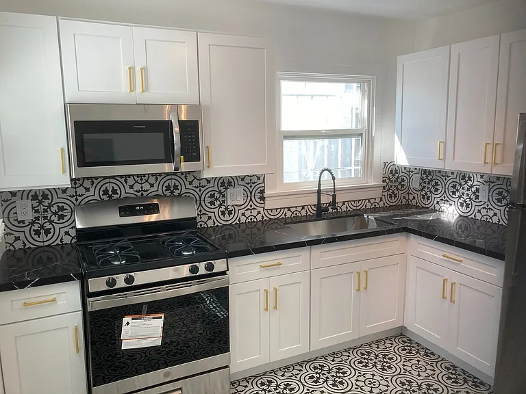 "Lofts @ Larchmont"- Lofts at Larchmont LLC — Photo 11