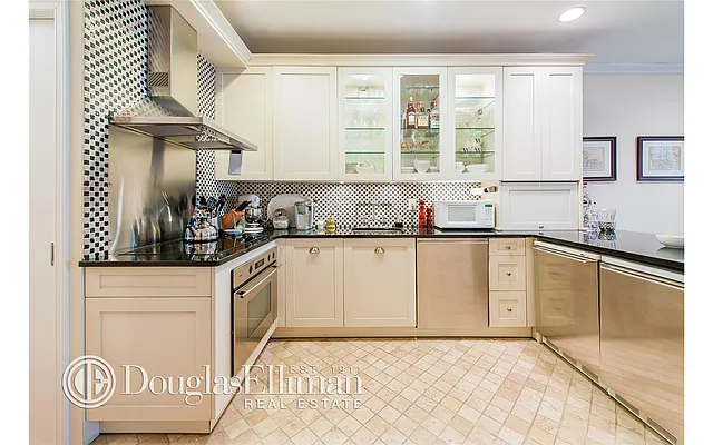 Sold by Douglas Elliman | media 16