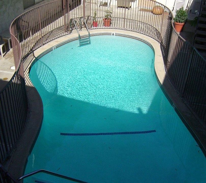 1st image of 502 W 40th St #11