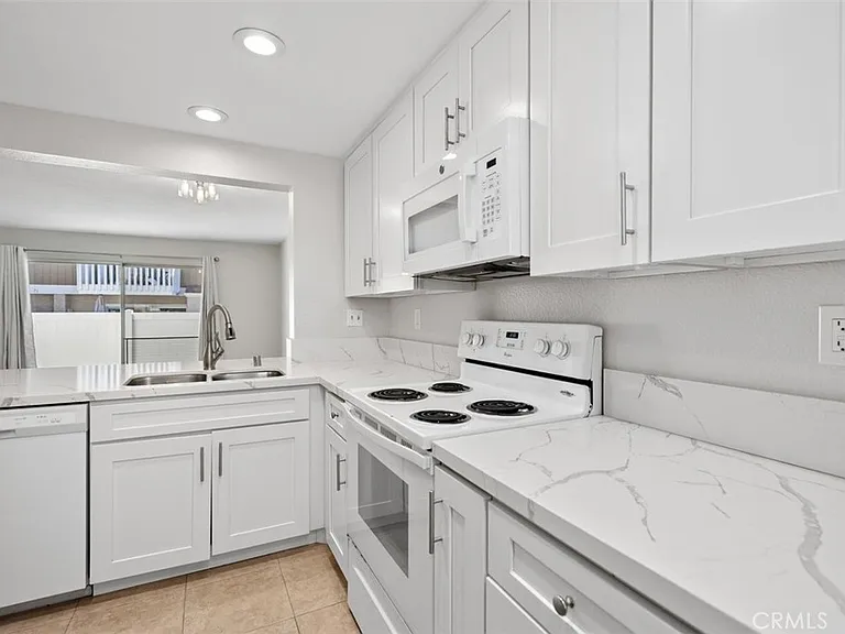 63 Bentwood Ln #63 — Photo 8