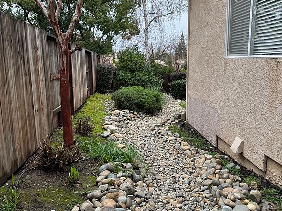 3rd image of 315 Canyon Falls Dr