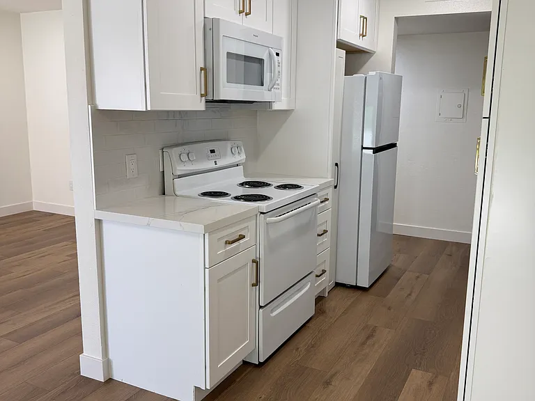 285 Tradewinds Dr #6 — Photo 6