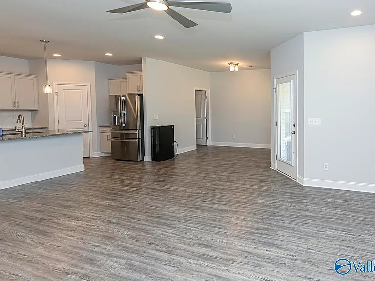 125 River Springs Ct — Photo 25