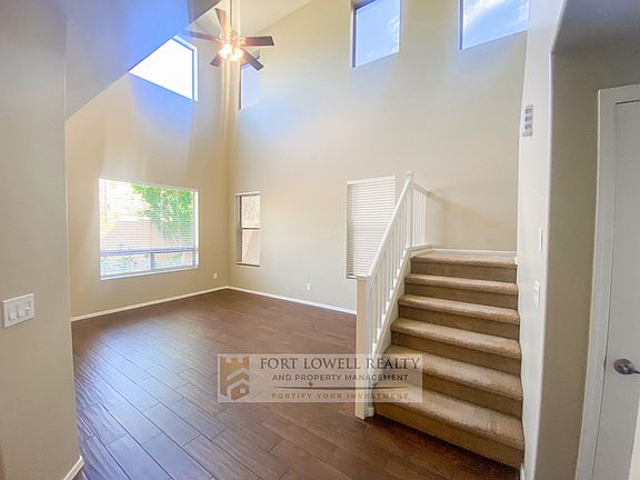 2nd image of 206 E Redwood Ln