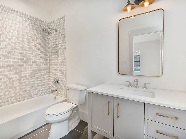 129 French St — Photo 14