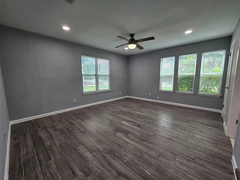 2603 Peach Tree Ln — Photo 12
