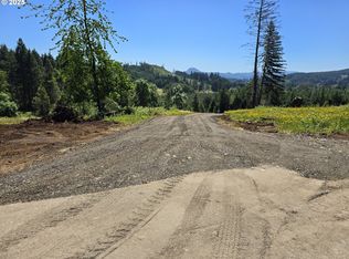 3 Blacks Dr, Cottage Grove, OR 97424