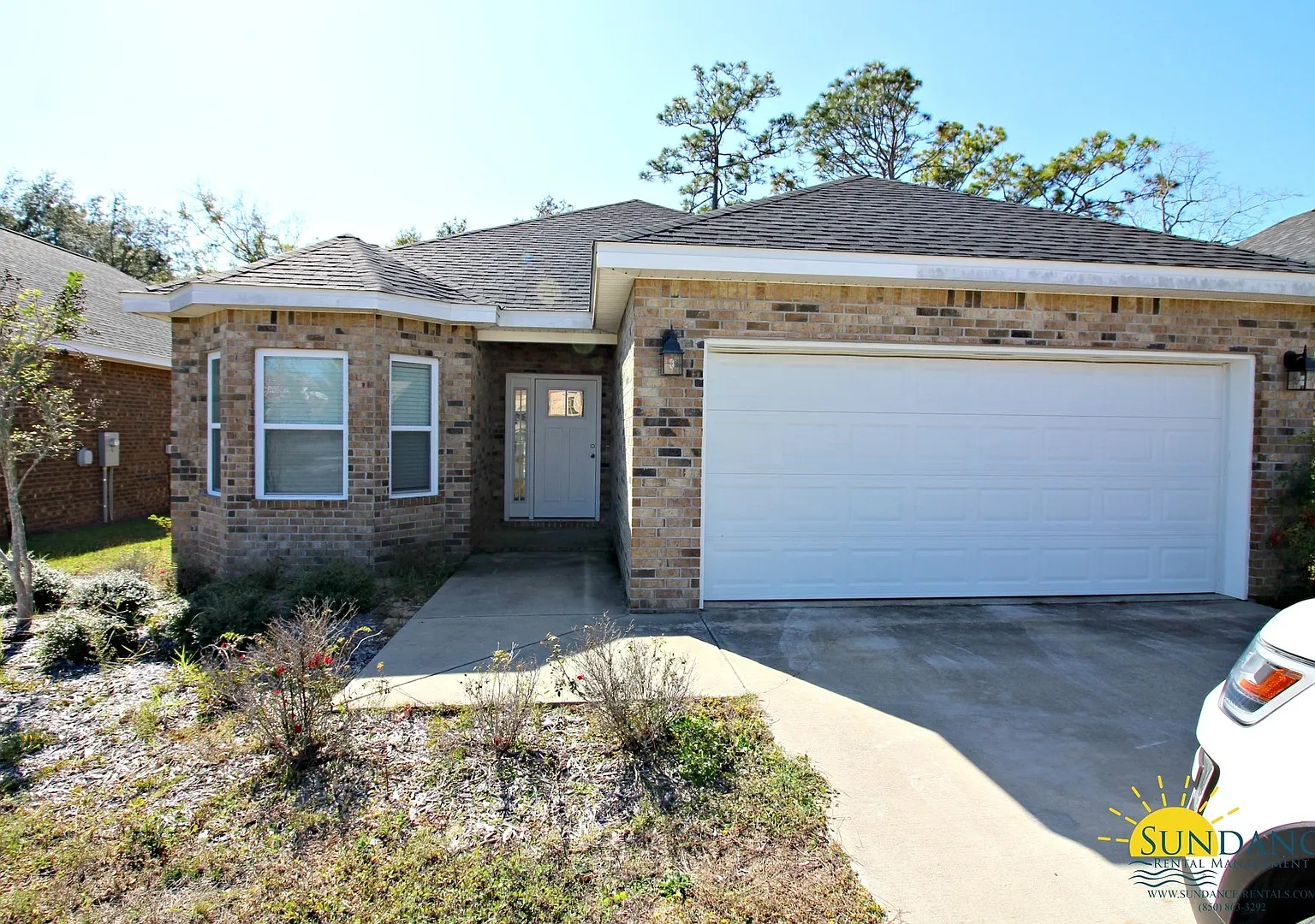 Lovely 3 Bedroom Home in Valparaiso — Photo 1
