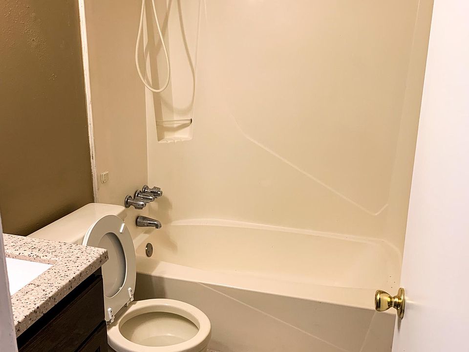1st image of 711 Lloyd St APT A