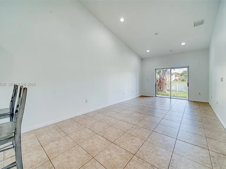 3365 NE 11th Dr #3365 — Photo 14