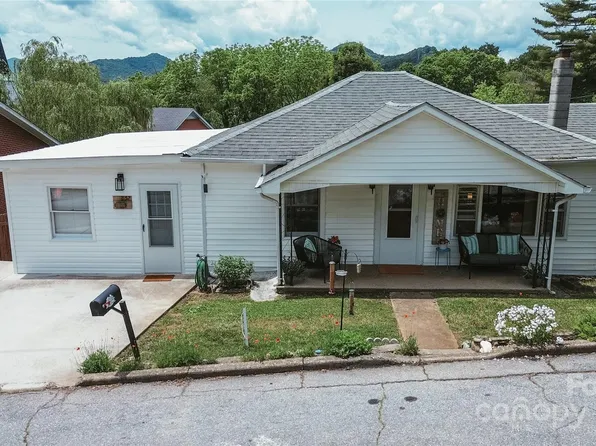 52 Winfield St, Canton, NC 28716