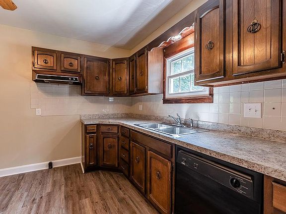 4th image of 100 Melick St