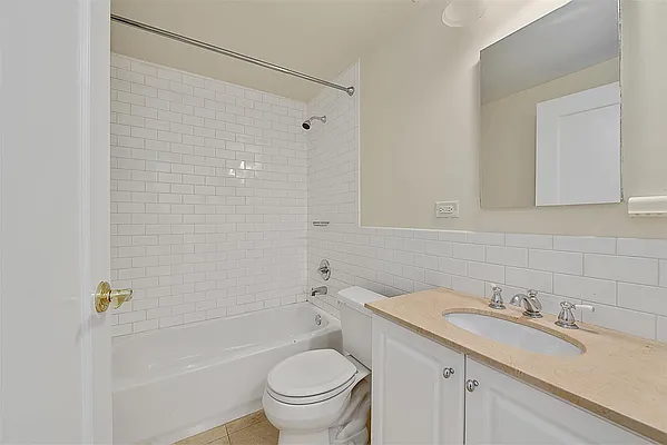 Sold by Exclusive Properties Sotheby's International Realty | media 20