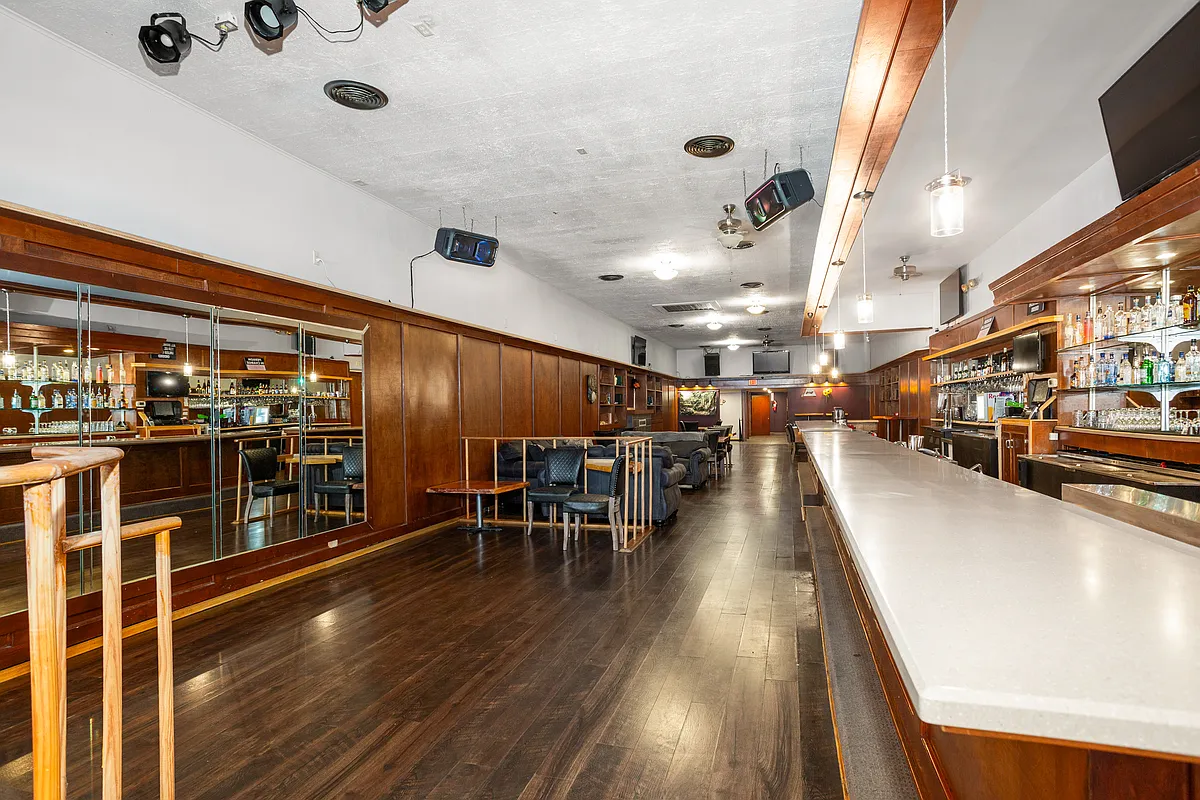 Building Photo - 1016 Noble St #A