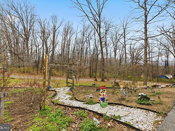 3rd image of 11910 Warner Rd