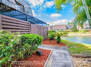 15224 E Pond Woods Dr, Tampa, FL 33618