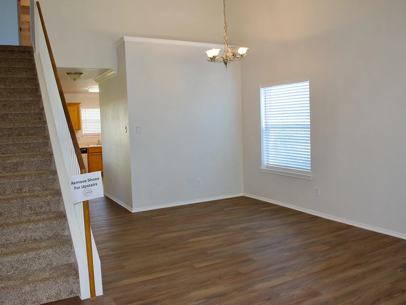 4 bed, 2.5 bath, 2041 sqft, $2,150 — Photo 2