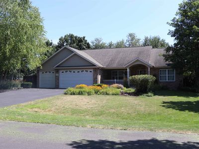 721 Oaks Ln, Byron, IL, 61010