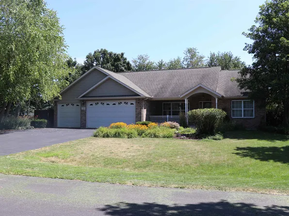 721 Oaks Ln, Byron, IL 61010