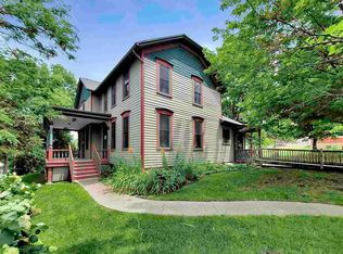 408 E Sycamore St, Elizabeth, IL 61028