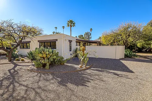 150 S Palomar Dr Photo 1