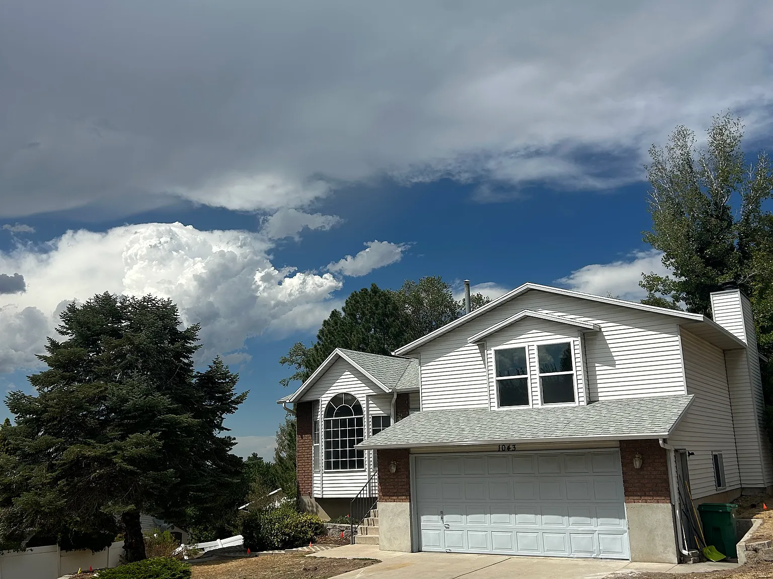 4 bed, 2060 sqft, $2,750 — Photo 2
