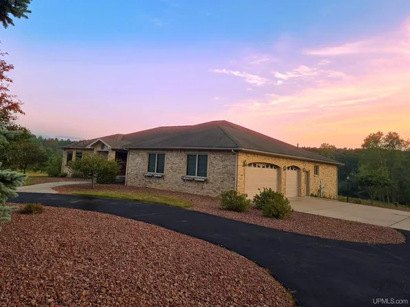 5723 W River Meadows Ln, Norway, MI 49870