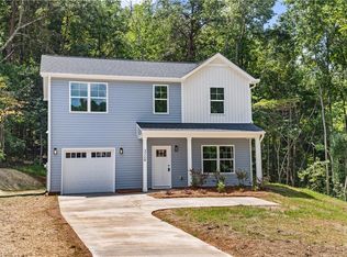 3724 Signet Dr, Winston Salem, NC 27101