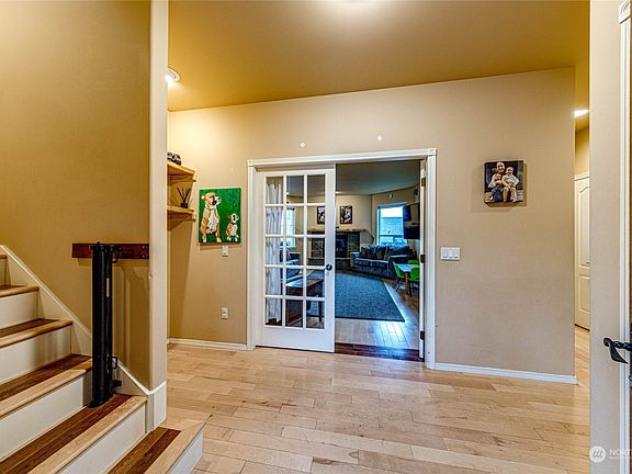 4th image of 1247 E Lauridsen Boulevard
