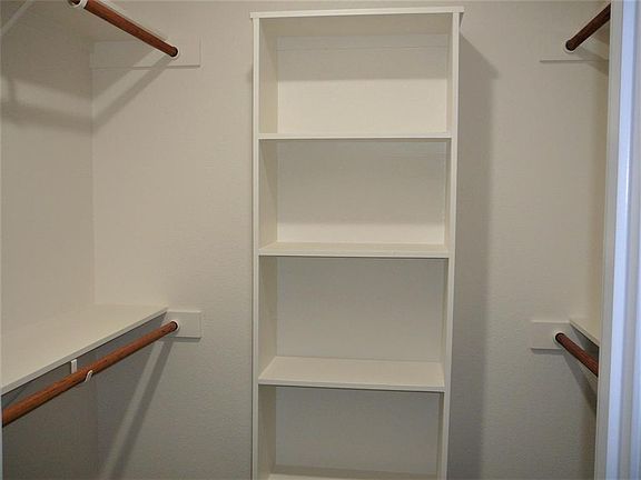 5th image of 5708 N Lakeside Hills Ct