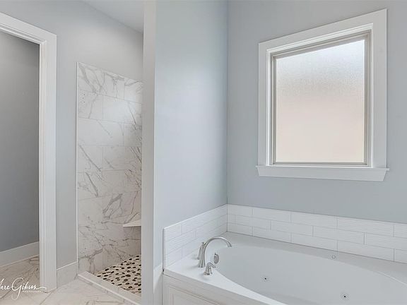 3rd image of 463 Stacey Ln