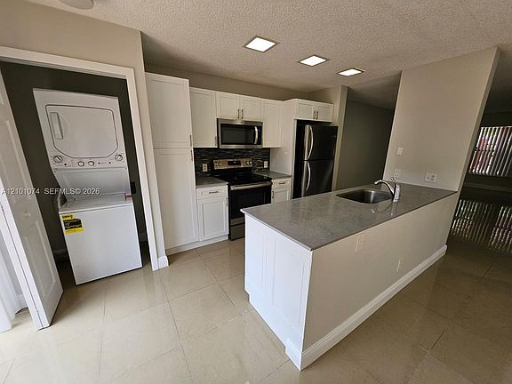 2nd image of 1091 N Hiatus Rd #1091