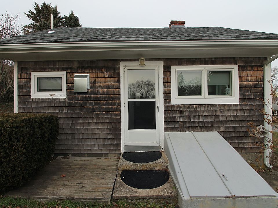 side entrance off driveway