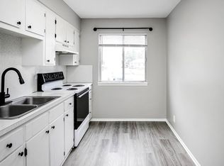 603 S Washington St #11, Papillion, NE 68046