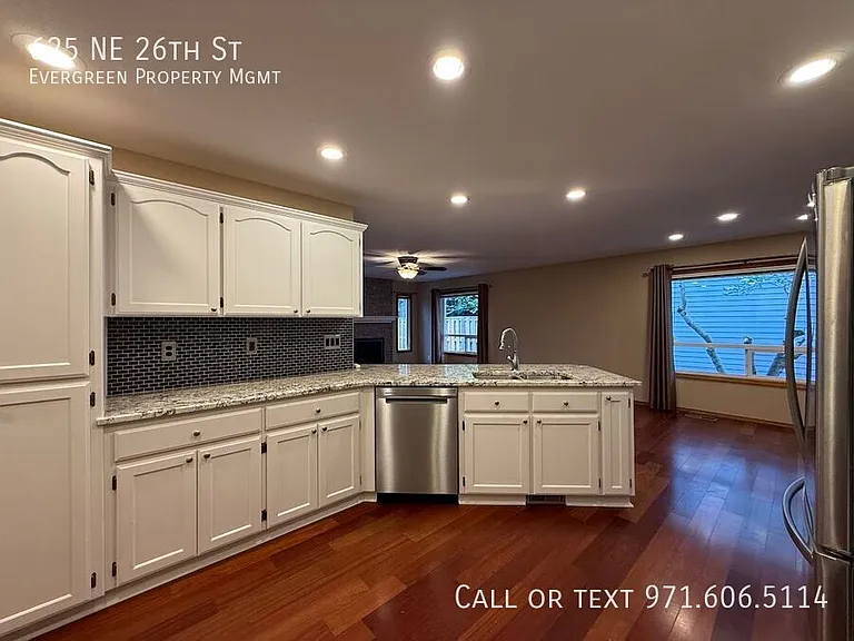 625 NE 26th St — Photo 12