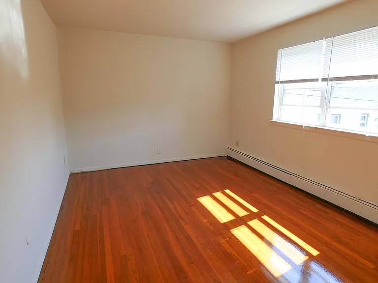 Spacious 1 bed/1 bathroom apartment in Hackensack NJ close to Teterboro Airport