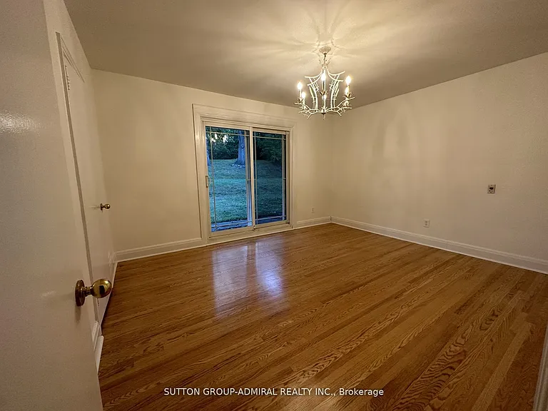 97 Valecrest Dr — Photo 13