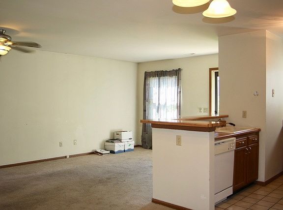 3rd image of 2325 Linden Dr