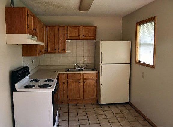 3rd image of 6106 E 153rd St