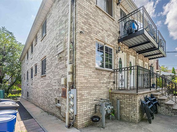 2nd image of 3115 Fenton Avenue